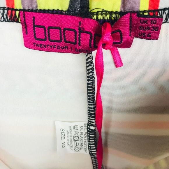 Boohoo Geometric High Waist Stretch Kerri Shorts - Picture 2 of 5